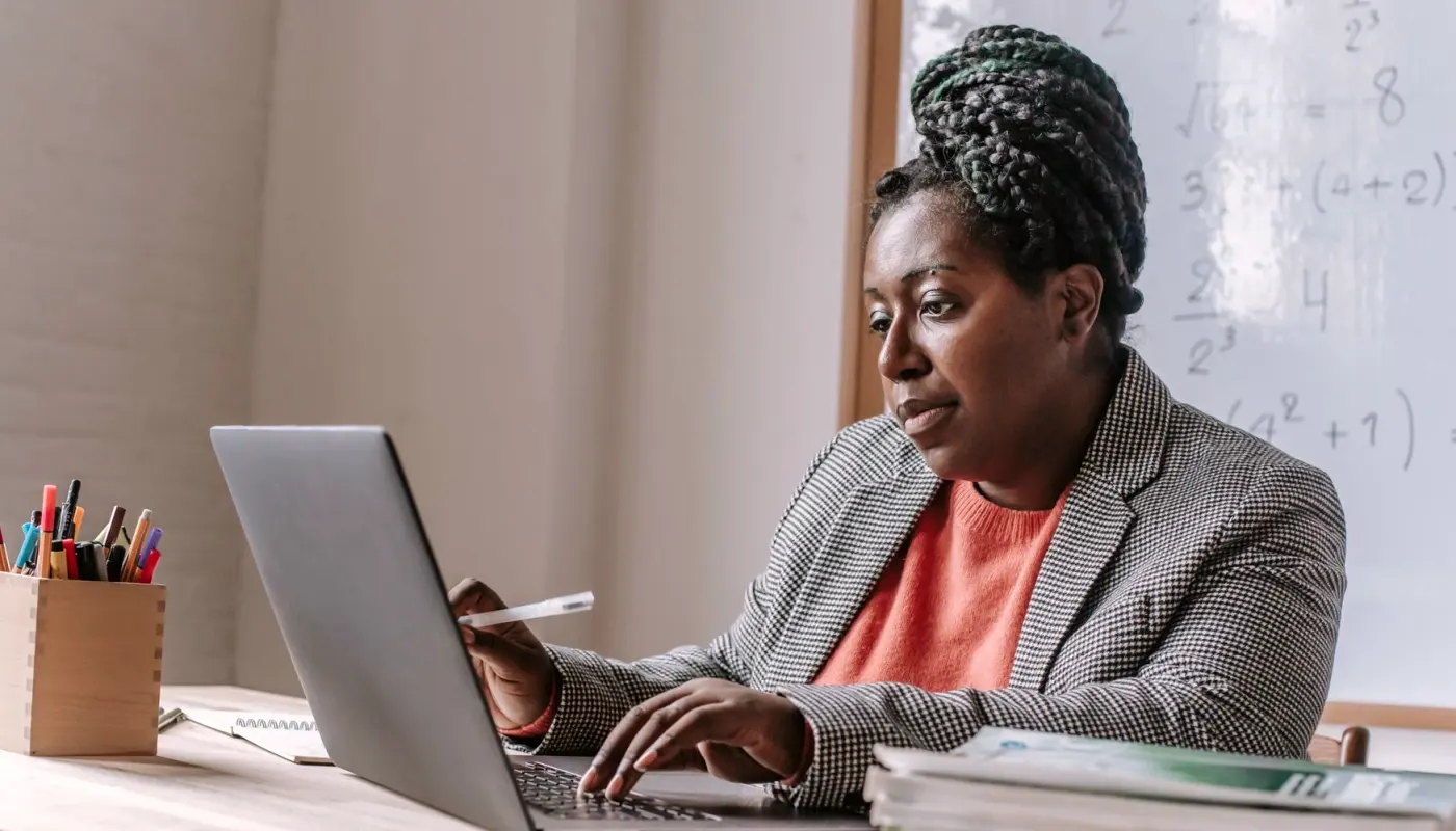 Une heure pour apprivoiser la traduction : le cas de Monique